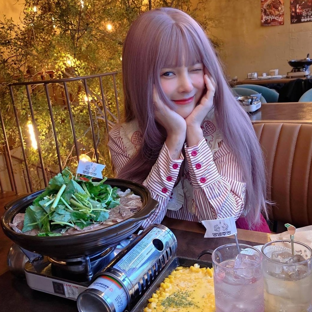 먹방 / 핫플 /카페  등등 저만의 분위기를 살려 촬영 가능💓 2