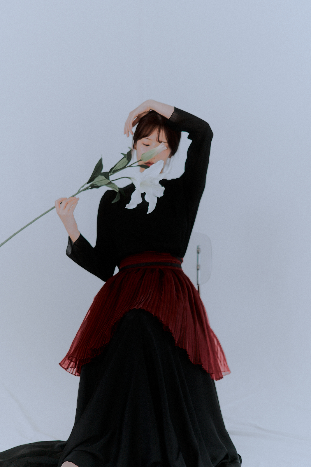 옷을 입고 무용을 이용한 영상, 릴스 사진  2