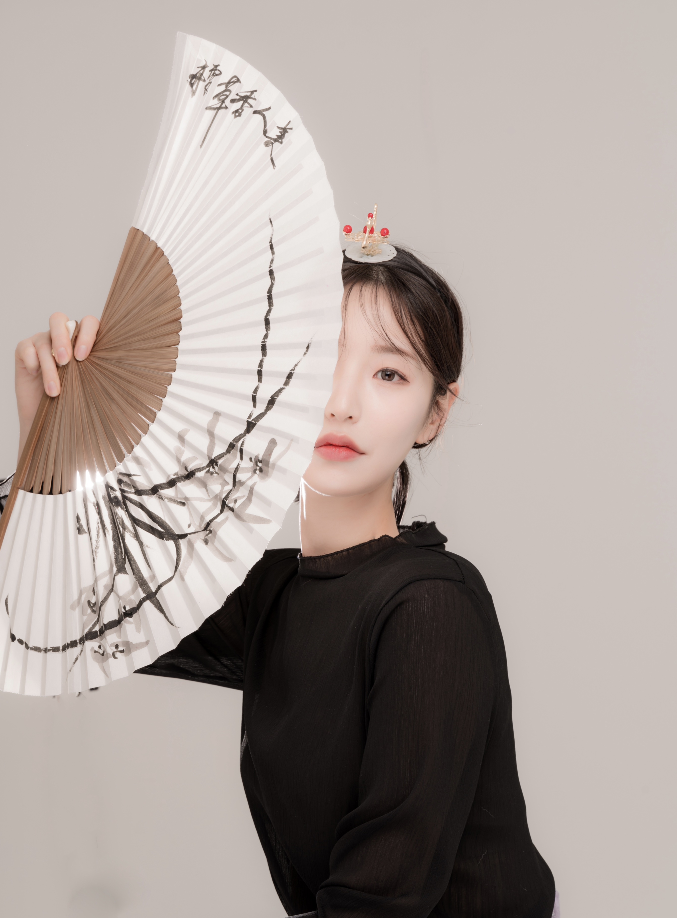 옷을 입고 무용을 이용한 영상, 릴스 사진  7