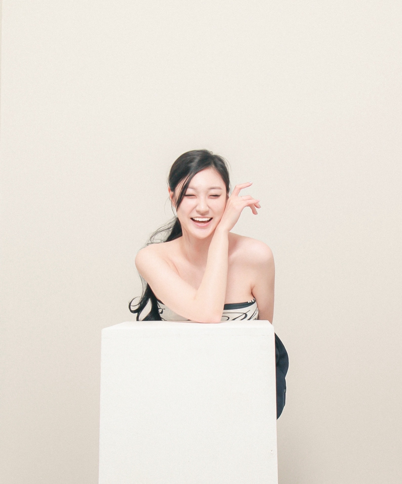 모델을 구하신다면?🤍 2