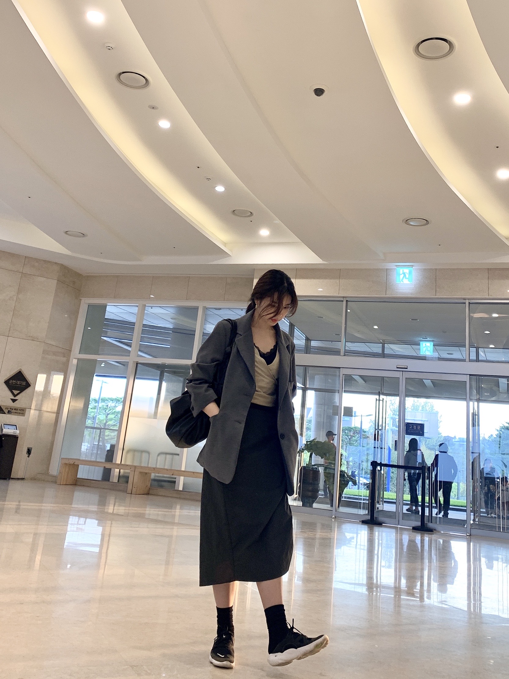 전문 모델이 제공하는 고퀄리티 리뷰와 콘텐츠  5