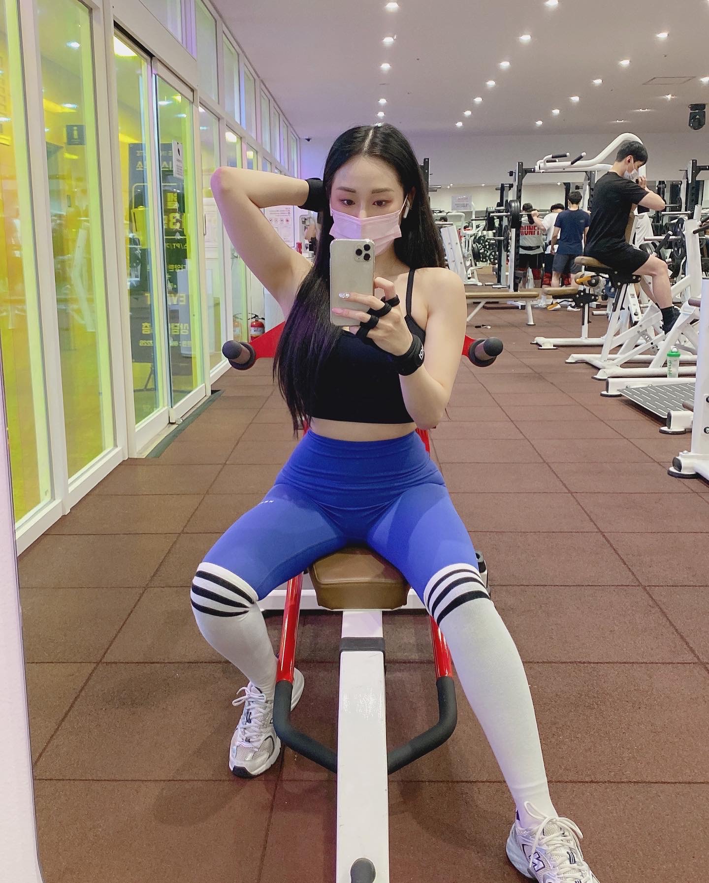 뷰티 패션 스포츠 제품 모델 및 스튜디오 샘플촬영 4